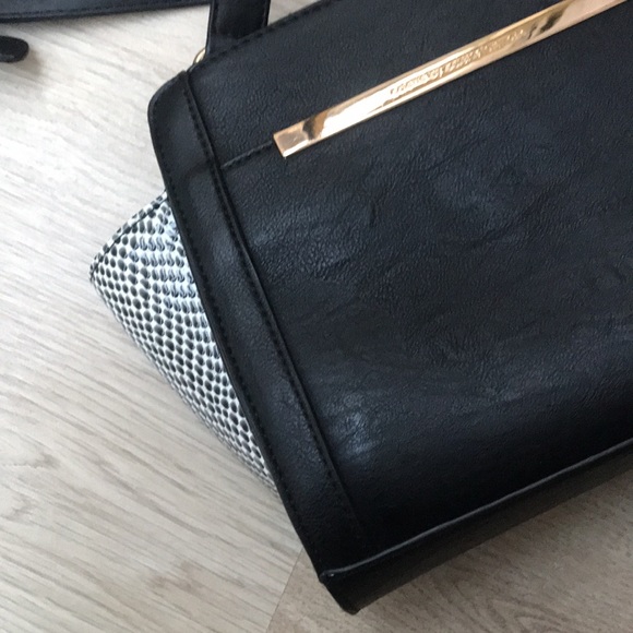 Colette by Colette Hayman Black Shoulder Bag Faux Leather Snake Skin Side - Picture 5 of 5